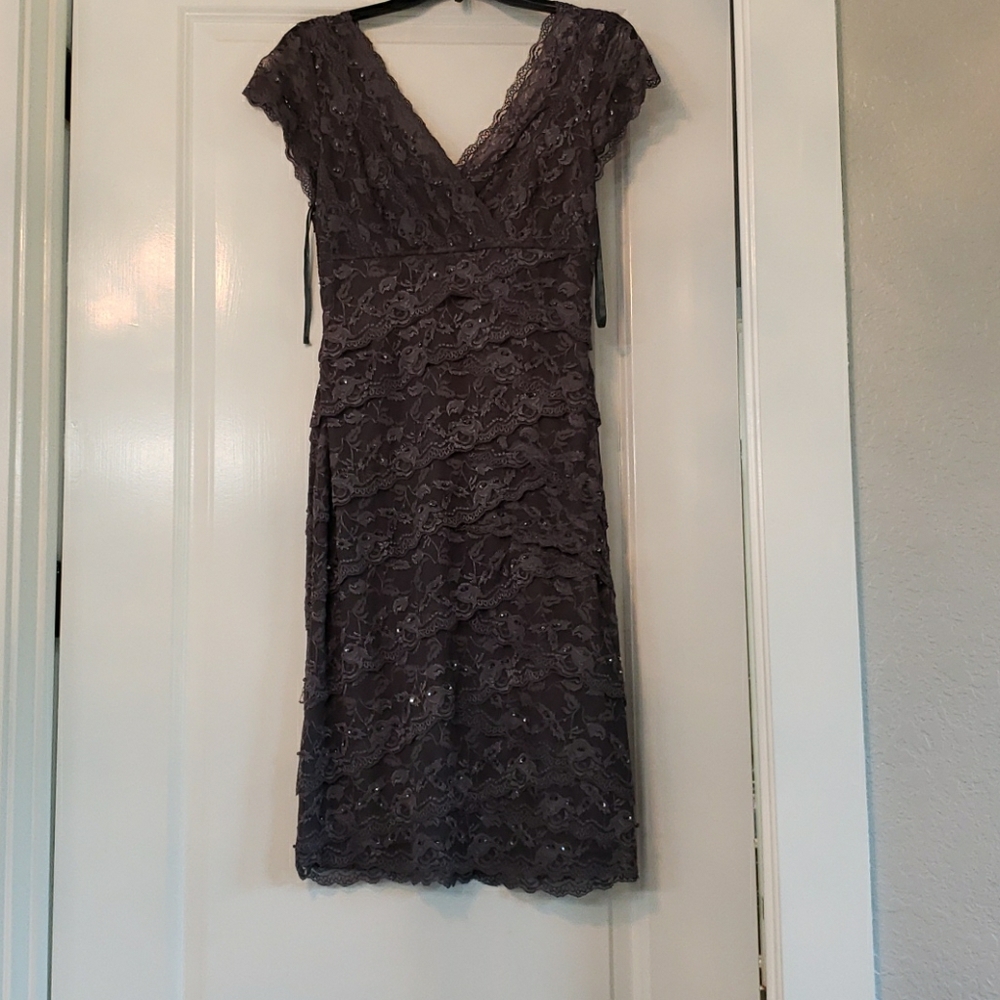 Scallop lace midi dress